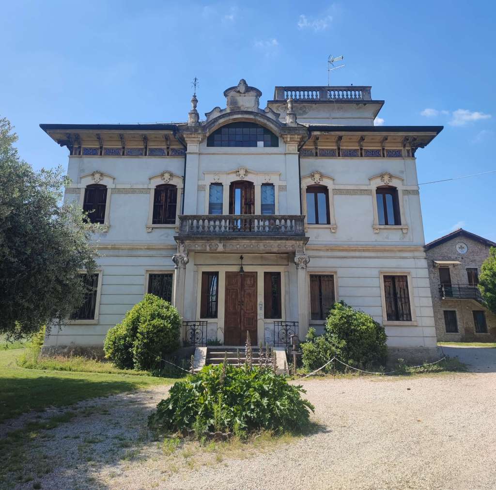 Acquisto dell’ex canonica