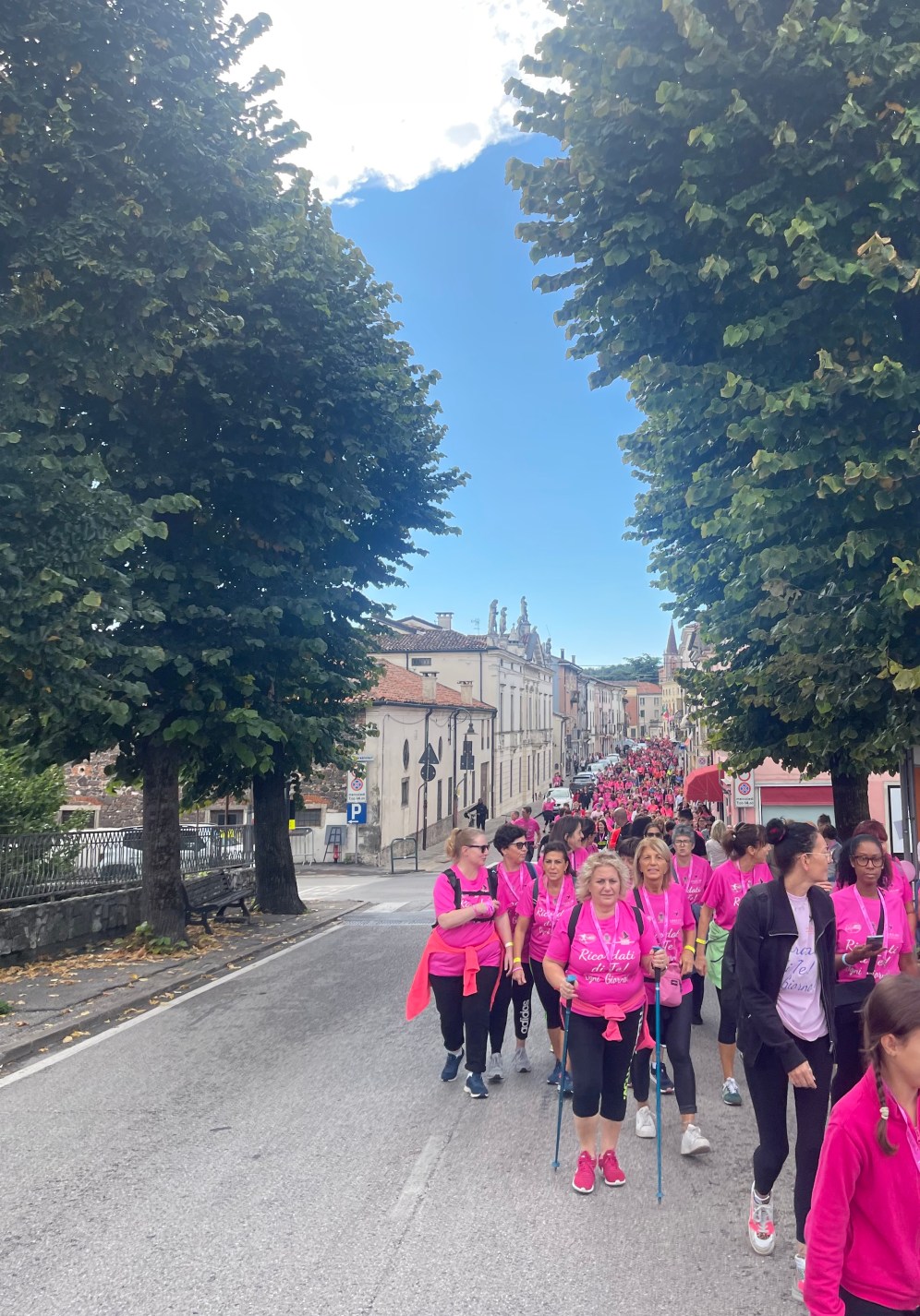 Montebello cammina in rosa